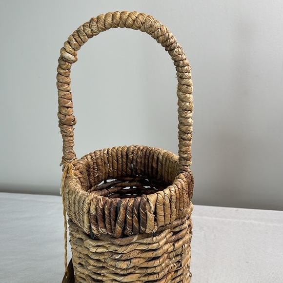 Handcrafted Woven Bottle or French Baguette Basket Natural Brown - Picture 2 of 12